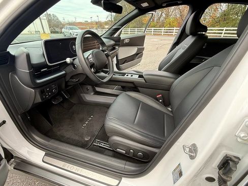 Used 2023 Hyundai Ioniq 6 Limited image 16