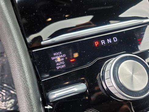 Used 2023 Jeep Grand Cherokee Overland w/ Luxury Tech Group IV AWD/4WD image 33