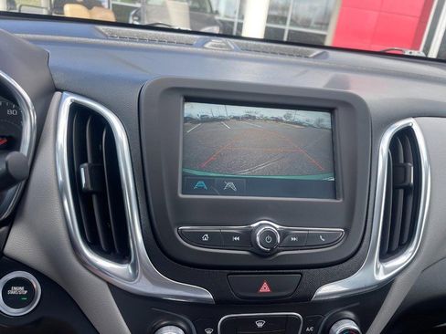 Used 2018 Chevrolet Equinox LS AWD/4WD image 30