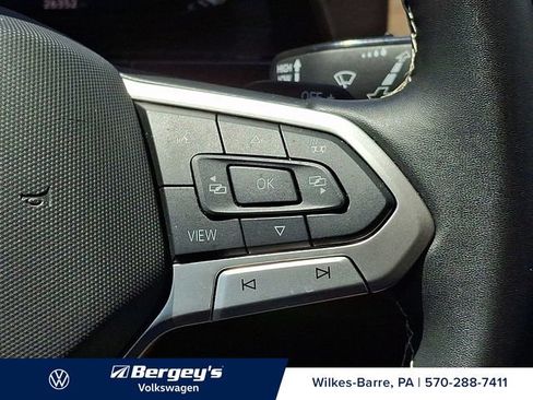 Used 2025 Volkswagen Atlas SE AWD/4WD image 24