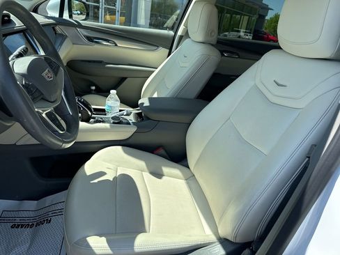 Certified 2022 Cadillac XT5 Premium Luxury w/ Technology Package image 6