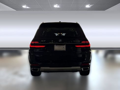Used 2024 BMW X7 xDrive40i w/ Climate Comfort Package AWD/4WD image 9