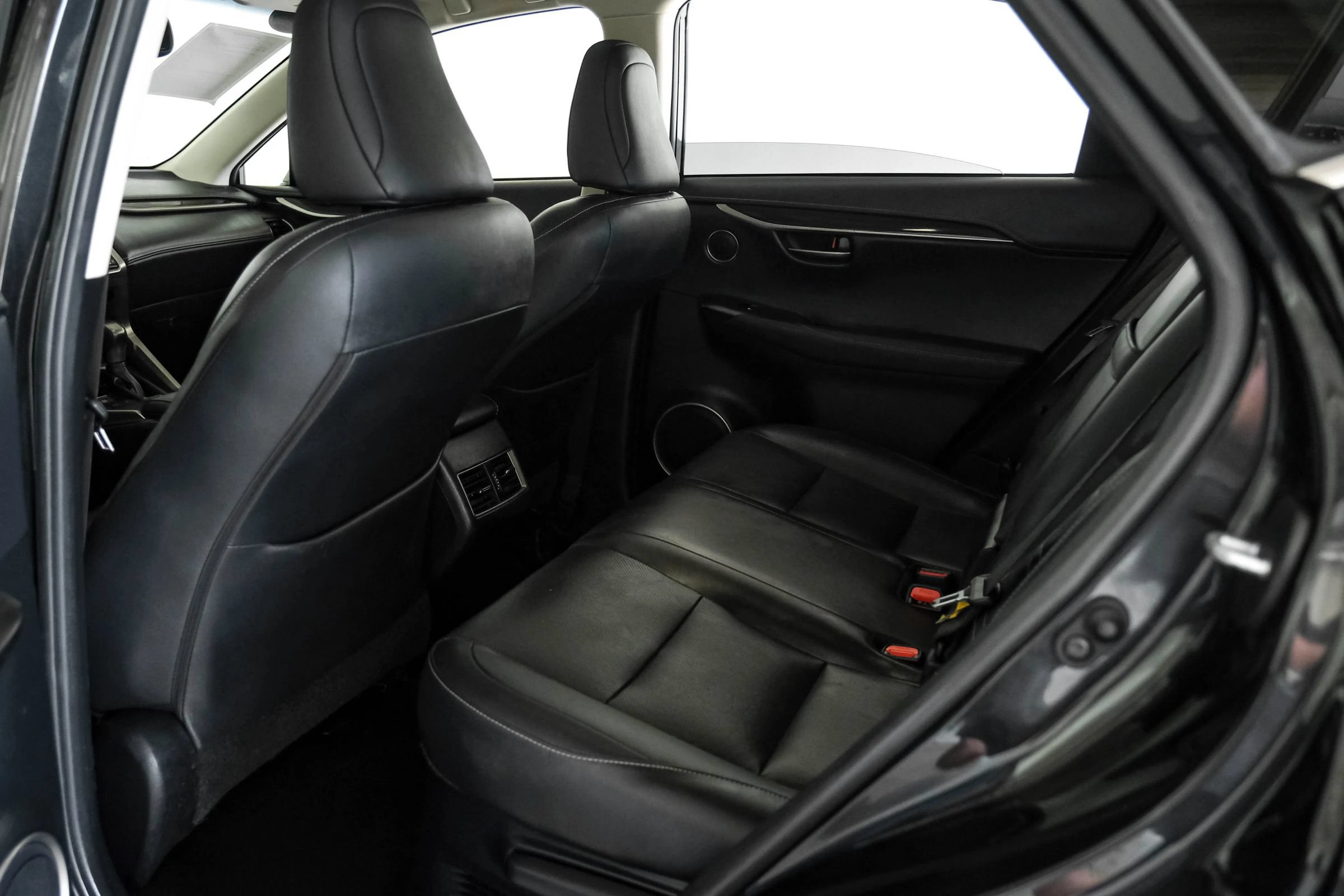 Used 2018 Lexus NX 300h AWD w/ Luxury Package image 31