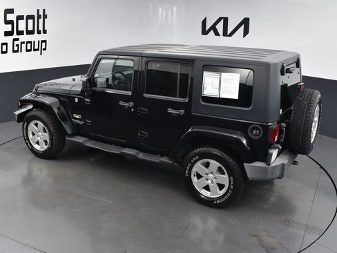 Used 2007 Jeep Wrangler Unlimited Sahara AWD/4WD image 11