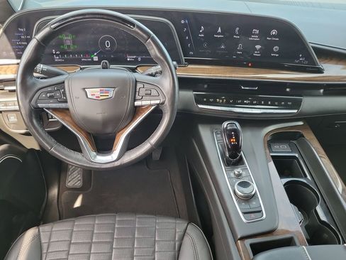 Certified 2023 Cadillac Escalade Sport Platinum w/ LPO, ONYX Package image 11