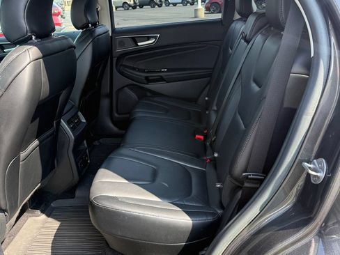Used 2019 Ford Edge Titanium w/ Cold Weather Package FWD image 11