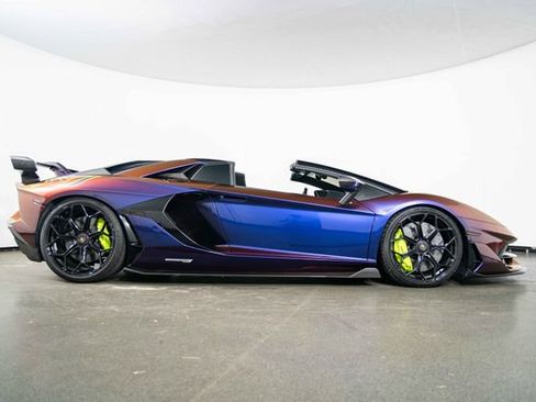 Used 2021 Lamborghini Aventador SVJ AWD/4WD image 9