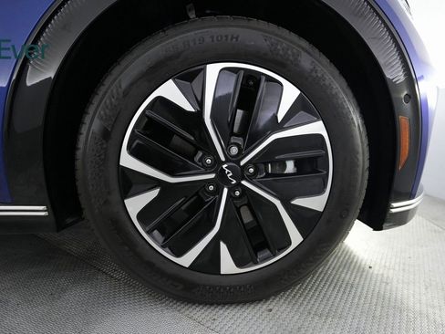 Used 2023 Kia EV6 Wind w/ Wind Technology Package image 19