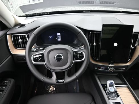 New 2026 Volvo XC60 B5 Plus w/ Protection Package Premier AWD/4WD image 19