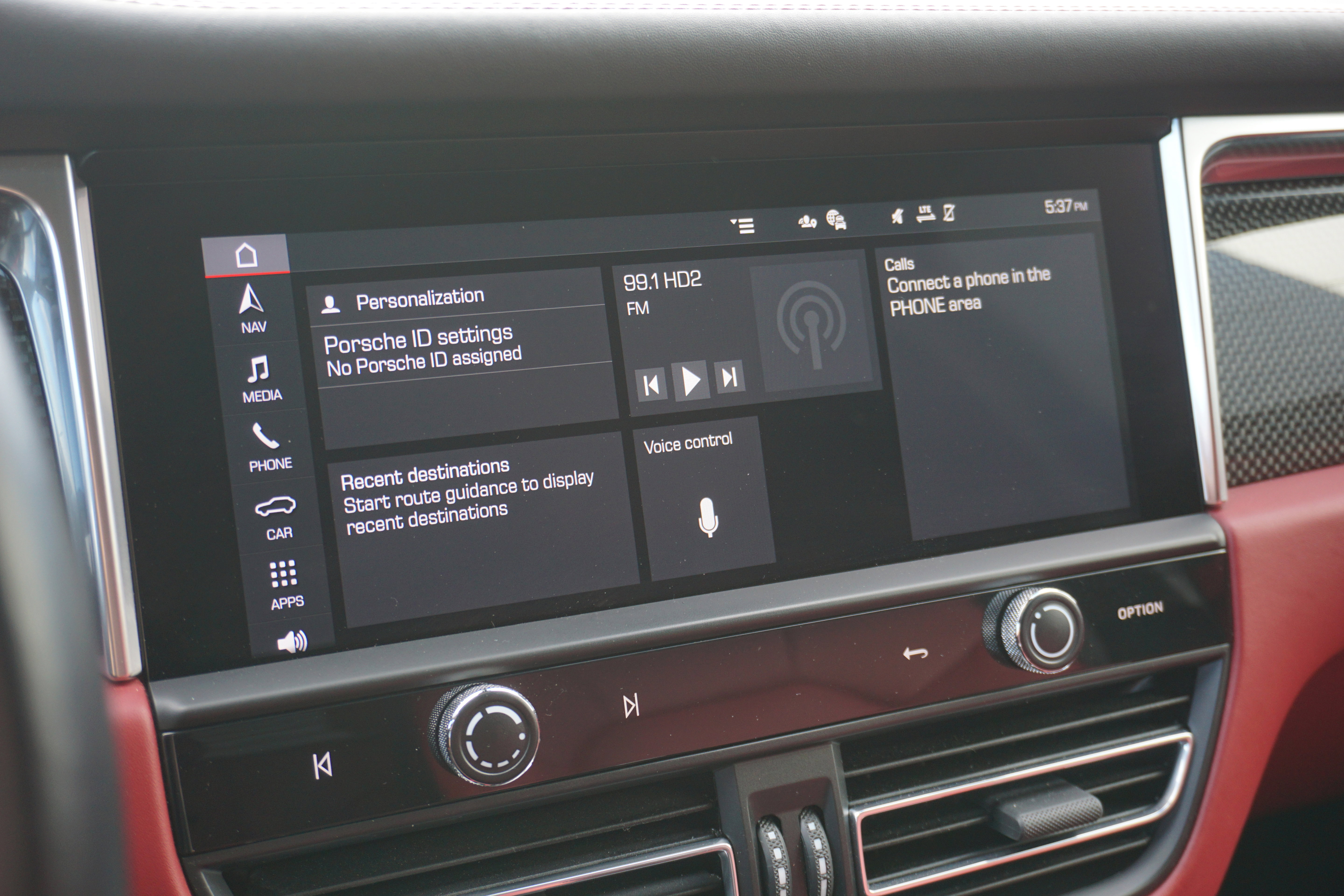 Certified 2023 Porsche Macan S AWD/4WD image 24