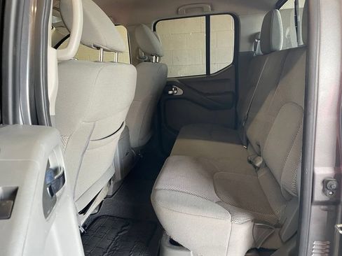 Used 2021 Nissan Frontier SV RWD image 16