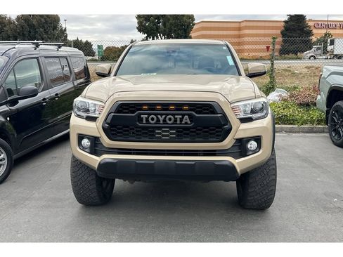 Used 2019 Toyota Tacoma TRD Off-Road RWD image 3