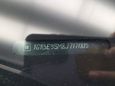 Used 2018 Chevrolet Cruze LT w/ Convenience Package image 33