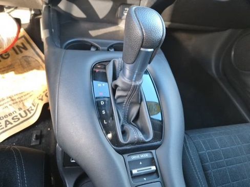 Used 2023 Honda HR-V LX image 25