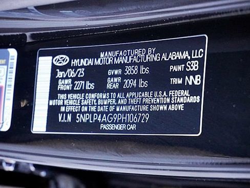 Used 2023 Hyundai Elantra Limited FWD image 32