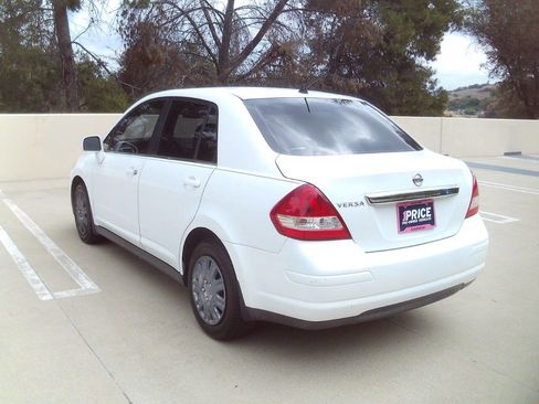 Used 2008 Nissan Versa 1.8 S w/ PWR Pkg FWD image 3