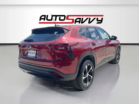 Used 2025 Chevrolet Trax RS w/ Driver Confidence Package FWD image 7