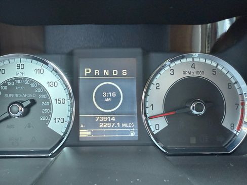 Used 2010 Jaguar XF R image 30