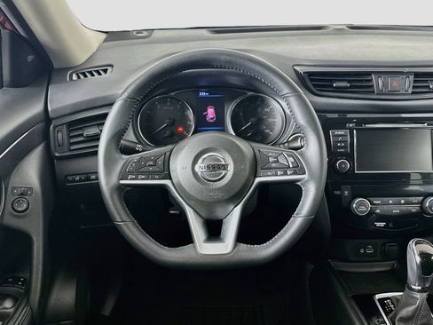 Used 2018 Nissan Rogue SV FWD image 17