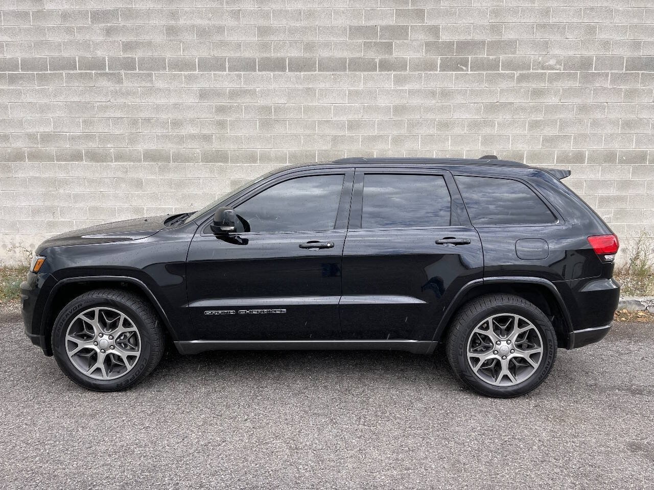 Used 2018 Jeep Grand Cherokee Limited AWD/4WD image 7