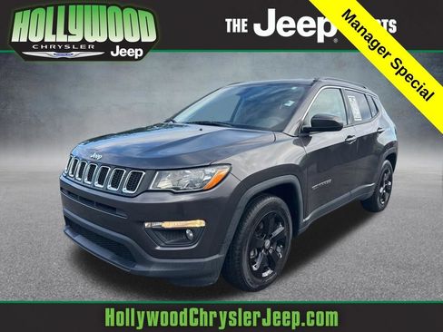 Certified 2019 Jeep Compass Latitude FWD image 1