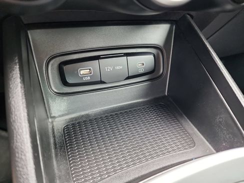 Used 2024 Hyundai Venue SEL FWD image 29