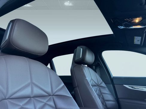 Used 2023 BMW 740i image 13