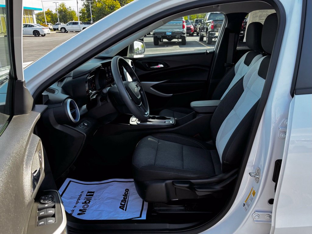 Used 2024 Chevrolet Trax LS w/ Driver Confidence Package FWD image 8