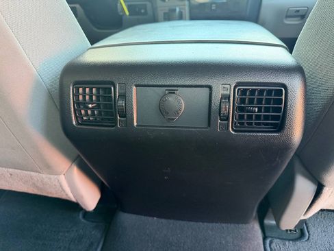Used 2013 Toyota Tundra 2WD CrewMax w/ SR5 Pkg image 32