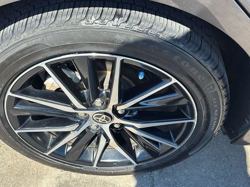 Used 2021 Toyota Camry SE image 10