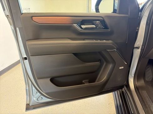 Used 2026 GMC Yukon XL Denali w/ Sun & Power Step Package AWD/4WD image 49
