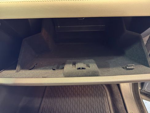 Used 2019 Jaguar E-PACE R-Dynamic S image 25