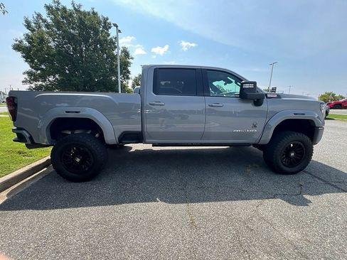 Used 2024 GMC Sierra 2500 AT4 w/ AT4 Premium Plus Package AWD/4WD image 11