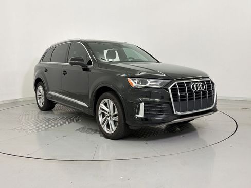 Used 2023 Audi Q7 2.0T Premium w/ Towing Package AWD/4WD image 7