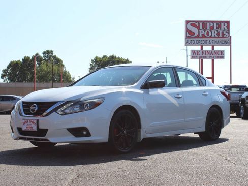 Used 2017 Nissan Altima 2.5 SR w/ Midnight Edition Package FWD image 7