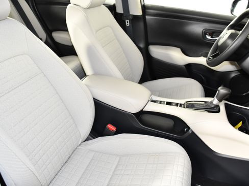 Certified 2023 Honda HR-V LX image 40