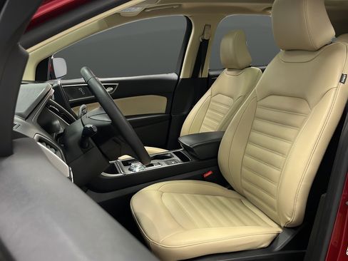 Used 2022 Ford Edge SEL w/ Convenience Package AWD/4WD image 9
