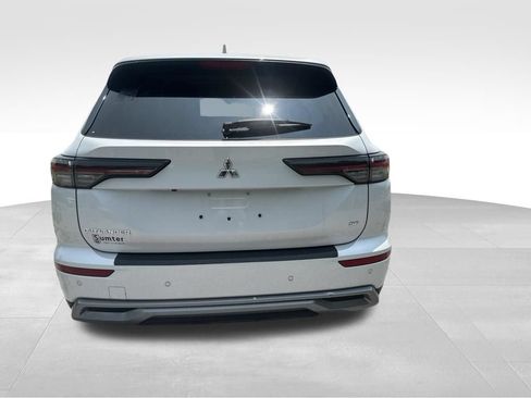 Used 2025 Mitsubishi Outlander SE FWD image 36