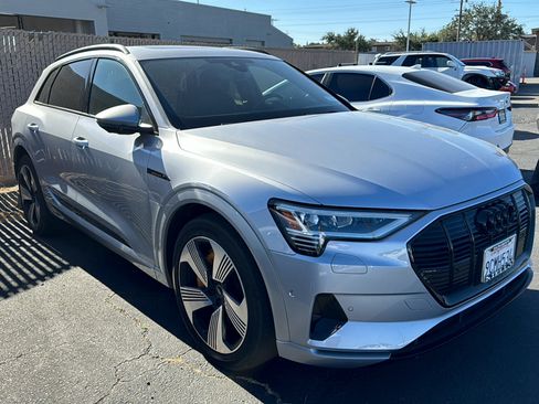 Used 2022 Audi e-tron Premium Plus AWD/4WD image 11