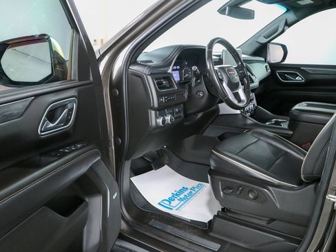 Used 2021 GMC Yukon SLT w/ SLT Luxury Plus Package RWD image 3