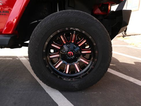 Used 2016 Jeep Wrangler Unlimited Sahara w/ Connectivity Group image 22