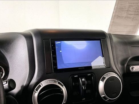 Used 2015 Jeep Wrangler Unlimited Sahara w/ Connectivity Group image 14