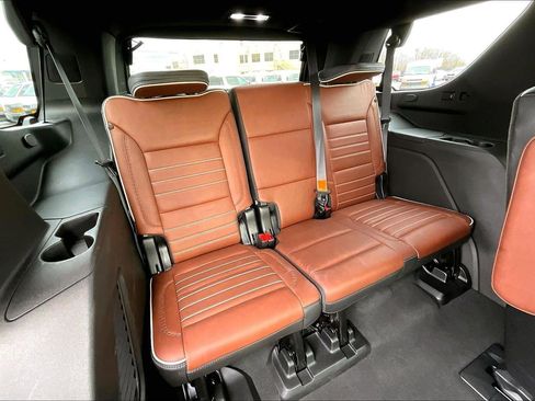 Used 2023 GMC Yukon Denali Ultimate w/ LPO, Floor Liner Package image 25