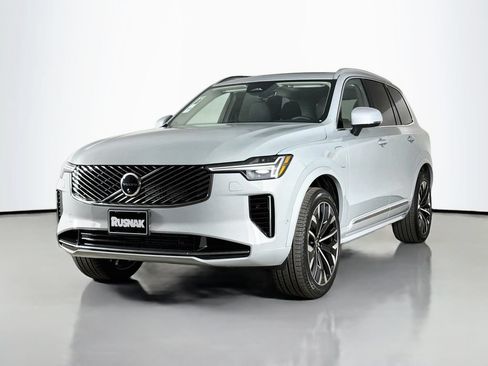 New 2026 Volvo XC90 T8 Plus w/ Protection Package Premier AWD/4WD image 3