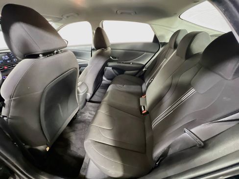 Used 2023 Hyundai Elantra SEL w/ Cargo Package FWD image 22