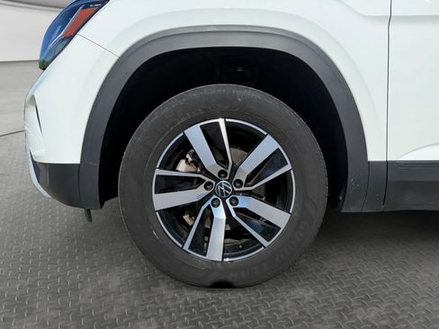 Used 2023 Volkswagen Atlas SE AWD/4WD image 9