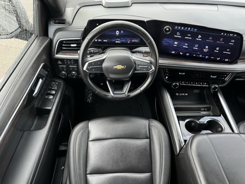 Used 2025 Chevrolet Tahoe LT AWD/4WD image 14