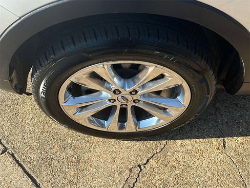 Used 2019 Ford Explorer Limited image 6