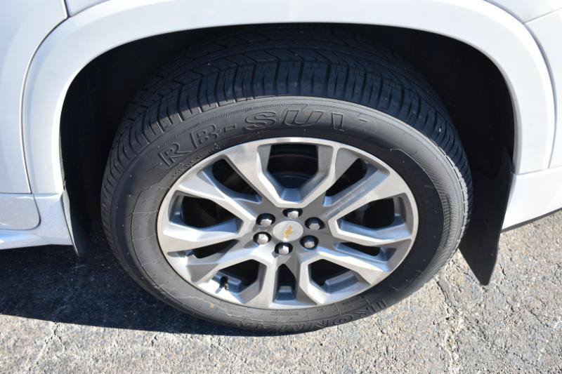 Used 2019 Chevrolet Traverse Premier w/ LPO, 'HIT The Road' Package AWD/4WD image 30