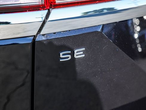 New 2026 Volkswagen Atlas SE image 10